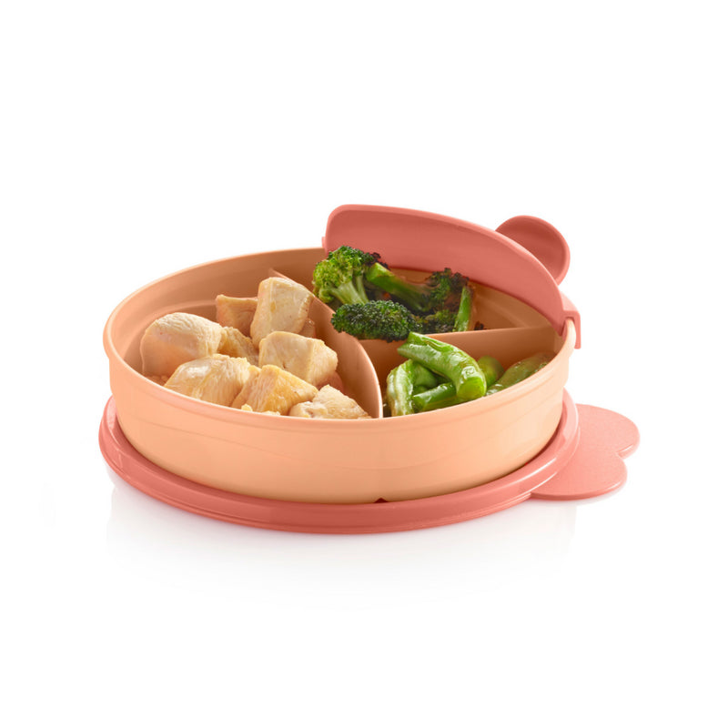 Roze kindermaaltijdbox met gescheiden vakken voor kip, broccoli en groenten