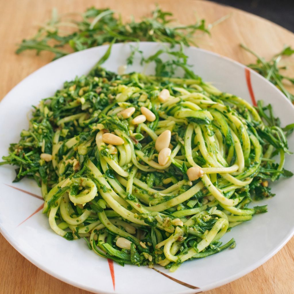 Frisse Zucchini Salade met Pesto – mijn favoriete spiralizer-recept