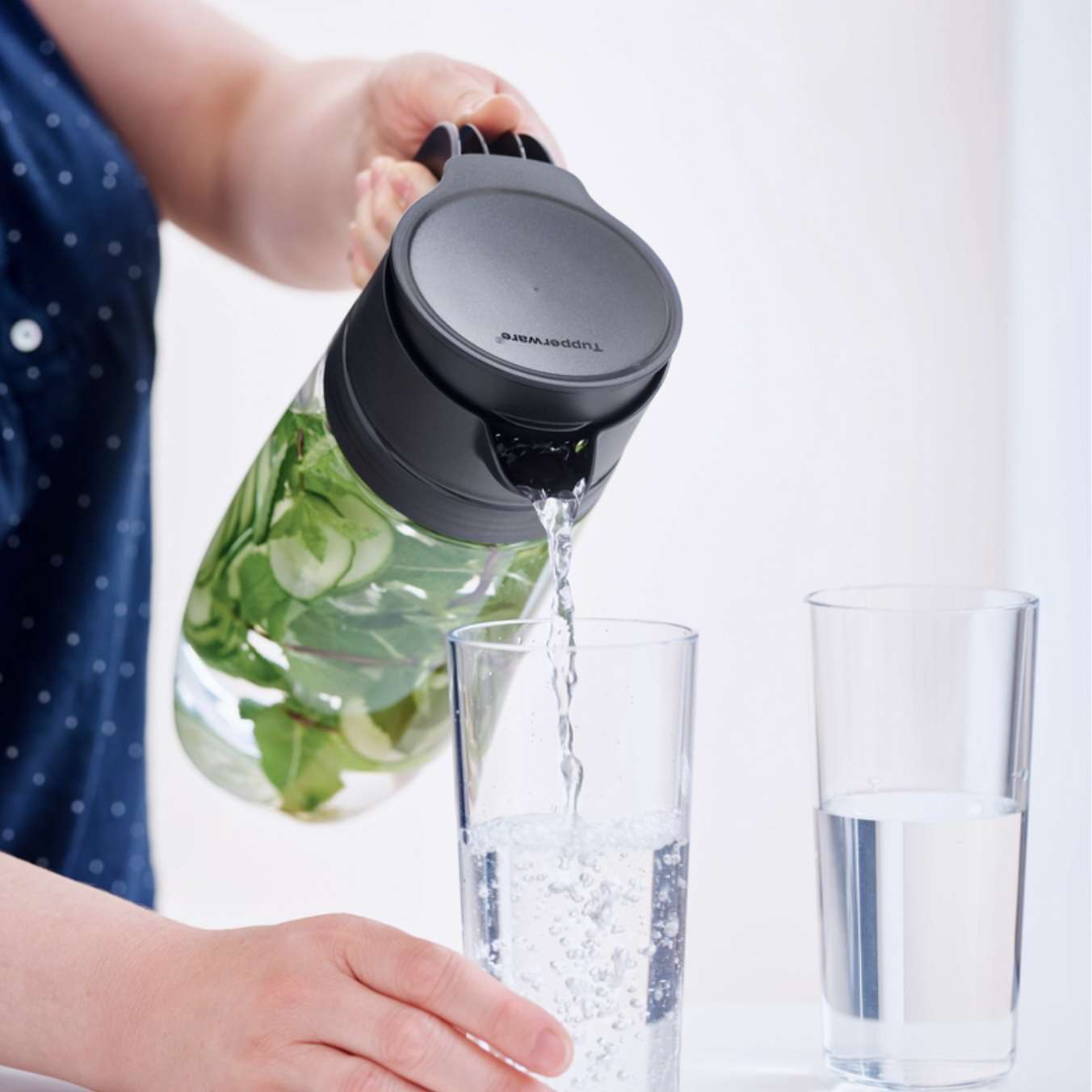 Tupperware waterkan met infuser voor frisse, geïnfuseerde dranken - ideaal voor keuken en dagelijks gebruik