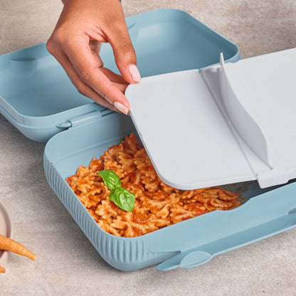 Tupperware Snackpack